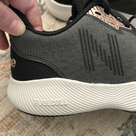 Size 8 Brand New New Balance Sneakers - Picture 5 of 13